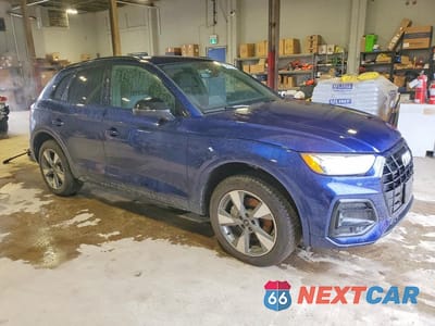 Czwarte zdjęcie samochodu z boku: 2024 AUDI Q5 KOMFORT 45 VIN:WA1AAAFYXR2019770 - miniatura