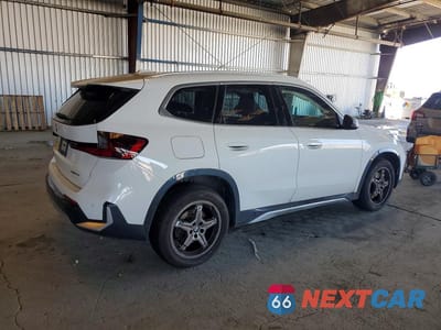 Trzecie zdjęcie samochodu z tyłu: 2024 BMW X1 XDRIVE28I VIN:WBX73EF08R5Y33073 - miniatura