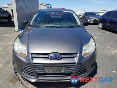 Piąte zdjęcie samochodu w środku: 2014 FORD FOCUS S VIN:1FADP3E25EL132403 - miniatura