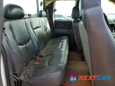 Zdjęcie 10 z 12 samochodu: 2005 CHEVROLET SILVERADO K2500 HEAVY DUTY VIN:1GCHK29U45E300424 - miniatura
