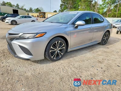 2018 TOYOTA CAMRY SE 4T1B11HK4JU576598 - główne zdjęcie licytacji z USA - miniatura