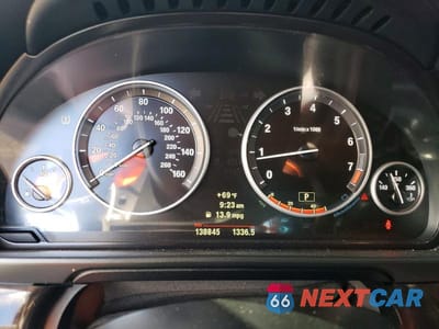 Zdjęcie 9 z 12 samochodu: 2011 BMW 550 XI VIN:WBAFU9C51BC786237 - miniatura