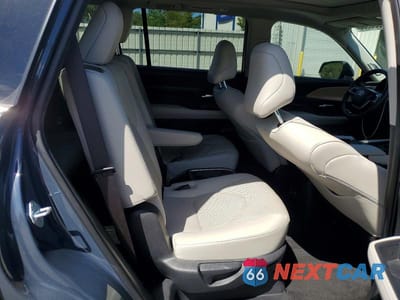 Zdjęcie 11 z 14 samochodu: 2024 TOYOTA GRAND HIGHLANDER PLATINUM VIN:5TDAAAB56RS027956 - miniatura