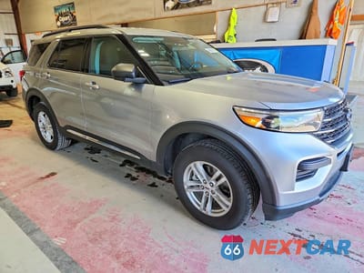 Czwarte zdjęcie samochodu z boku: 2022 FORD EXPLORER XLT VIN:1FMSK8DH3NGB69926 - miniatura