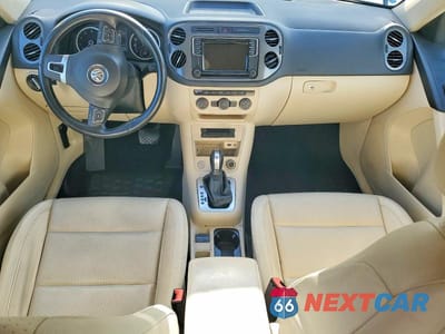 Zdjęcie 8 z 13 samochodu: 2017 VOLKSWAGEN TIGUAN S VIN:WVGAV7AX8HK037951 - miniatura