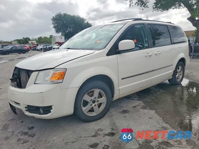 2010 DODGE GRAND CARAVAN SXT 2D4RN5D11AR211582 - główne zdjęcie licytacji z USA - miniatura