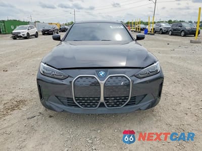 Piąte zdjęcie samochodu w środku: 2023 BMW I4 EDRIVE 35 VIN:WBY43AW02PFP50785 - miniatura