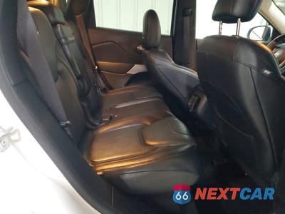 Zdjęcie 11 z 13 samochodu: 2017 JEEP CHEROKEE OVERLAND VIN:1C4PJMJS6HW509067 - miniatura