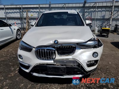 Piąte zdjęcie samochodu w środku: 2018 BMW X1 XDRIVE28I VIN:WBXHT3C31J5L28455 - miniatura
