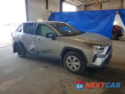 Czwarte zdjęcie samochodu z boku: 2022 TOYOTA RAV4 LE VIN:2T3H1RFV6NC194335 - miniatura