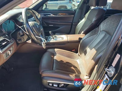 Zdjęcie 7 z 12 samochodu: 2016 BMW 740 VIN:WBA7E2C53GG547894 - miniatura
