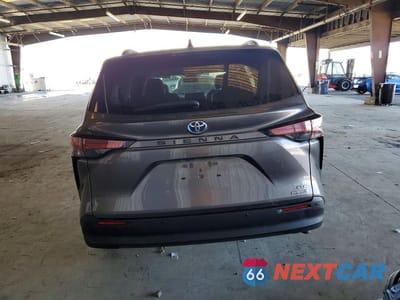 Zdjęcie 6 z 14 samochodu: 2021 TOYOTA SIENNA XLE VIN:5TDJRKEC1MS005543 - miniatura