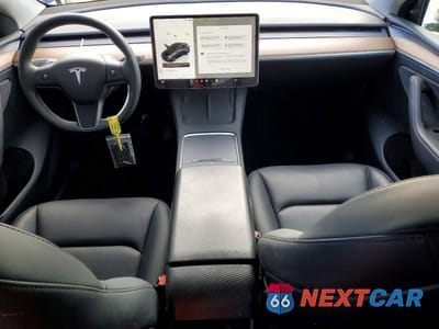 Zdjęcie 8 z 12 samochodu: 2025 TESLA MODEL Y VIN:7SAYGDED5SF249158 - miniatura