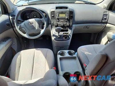 Zdjęcie 8 z 13 samochodu: 2012 KIA SEDONA VIN:KNDMG4C77C6483534 - miniatura