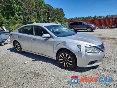 Czwarte zdjęcie samochodu z boku: 2018 NISSAN ALTIMA 2.5 SL VIN:1N4AL3AP3JC128439 - miniatura