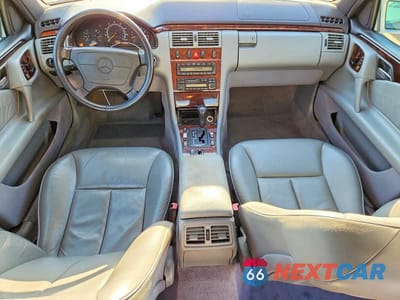 Zdjęcie 8 z 12 samochodu: 1998 MERCEDES-BENZ E 320 VIN:WDBJF65F7WA528722 - miniatura