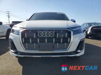 Piąte zdjęcie samochodu w środku: 2025 AUDI Q7 PREMIUM VIN:WA1ACBF75SD003719 - miniatura