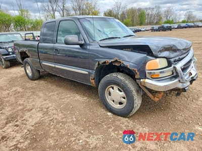 Czwarte zdjęcie samochodu z boku: 2003 GMC NEW SIERRA K1500 VIN:2GTEK19T731204550 - miniatura