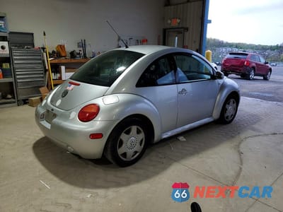Trzecie zdjęcie samochodu z tyłu: 2001 VOLKSWAGEN NEW BEETLE GLS VIN:3VWCK21C71M423052 - miniatura