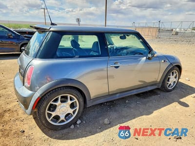 Trzecie zdjęcie samochodu z tyłu: 2005 MINI COOPER S VIN:WMWRE33535TL12897 - miniatura