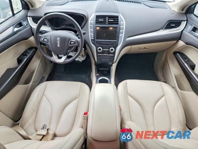 Zdjęcie 8 z 12 samochodu: 2019 LINCOLN MKC VIN:5LMCJ1C92KUL27143 - miniatura