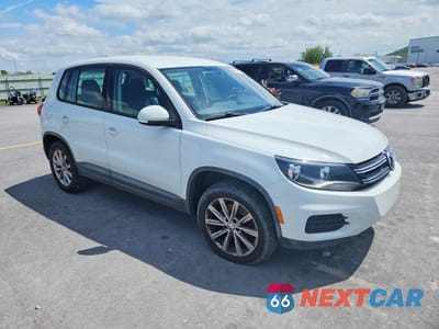 Czwarte zdjęcie samochodu z boku: 2017 VOLKSWAGEN TIGUAN S VIN:WVGBV7AX1HK054661 - miniatura