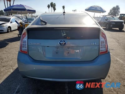 Zdjęcie 6 z 13 samochodu: 2012 TOYOTA PRIUS THREE VIN:JTDKN3DU2C1497804 - miniatura