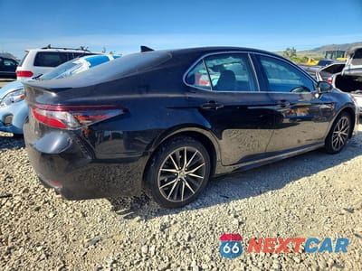 Trzecie zdjęcie samochodu z tyłu: 2024 TOYOTA CAMRY SE VIN:4T1T11AK9RU892332 - miniatura