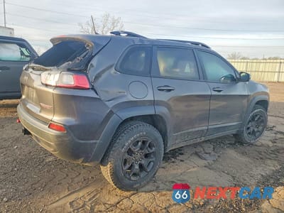Trzecie zdjęcie samochodu z tyłu: 2022 JEEP CHEROKEE TRAILHAWK VIN:1C4PJMBX6ND541891 - miniatura