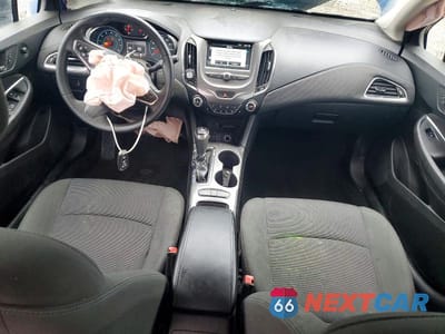 Zdjęcie 8 z 13 samochodu: 2017 CHEVROLET CRUZE LT VIN:3G1BE5SM3HS556842 - miniatura