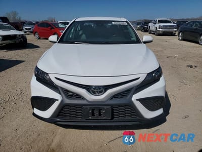 Piąte zdjęcie samochodu w środku: 2021 TOYOTA CAMRY SE VIN:4T1G11AK8MU541762 - miniatura