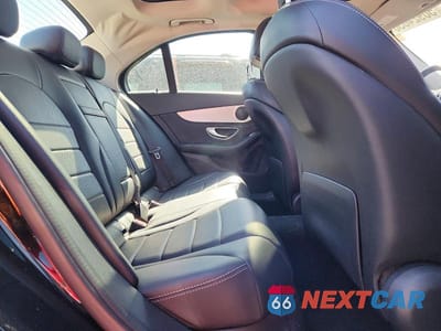 Zdjęcie 10 z 11 samochodu: 2016 MERCEDES-BENZ C 300 4MATIC VIN:55SWF4KB3GU123753 - miniatura