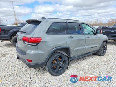 Trzecie zdjęcie samochodu z tyłu: 2021 JEEP GRAND CHEROKEE LAREDO VIN:1C4RJFAG0MC737464 - miniatura