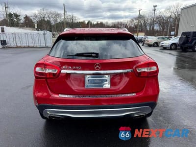 Piąte zdjęcie samochodu w środku: 2016 MERCEDES-BENZ GLA 250 VIN:WDCTG4EB9GJ204563 - miniatura