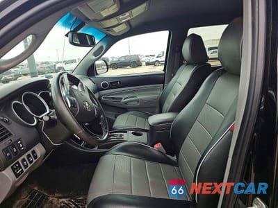 Piąte zdjęcie samochodu w środku: 2012 TOYOTA TACOMA DOUBLE CAB VIN:3TMLU4ENXCM088389 - miniatura