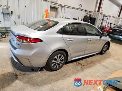 Trzecie zdjęcie samochodu z tyłu: 2020 TOYOTA COROLLA LE VIN:JTDEBRBEXLJ007422 - miniatura