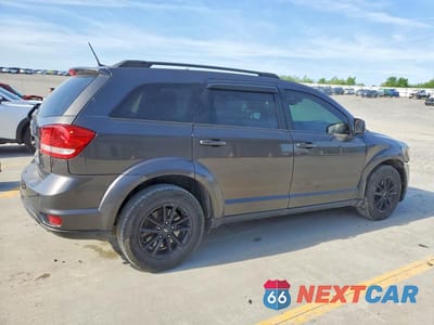Trzecie zdjęcie samochodu z tyłu: 2019 DODGE JOURNEY SE VIN:3C4PDCBB5KT773765 - miniatura