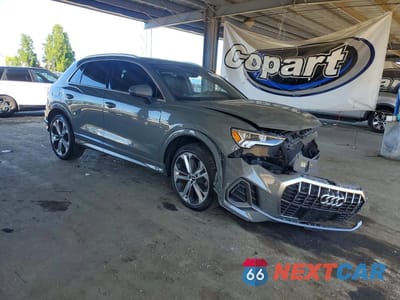 Czwarte zdjęcie samochodu z boku: 2020 AUDI Q3 PREMIUM PLUS S-LINE VIN:WA1EECF33L1022545 - miniatura