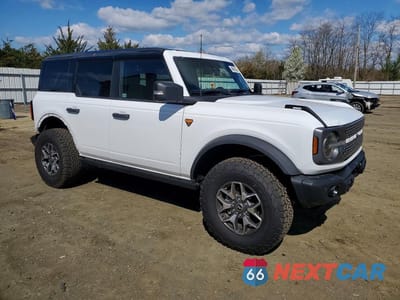 Czwarte zdjęcie samochodu z boku: 2025 FORD BRONCO BADLANDS VIN:1FMEE9BPXSLB00917 - miniatura