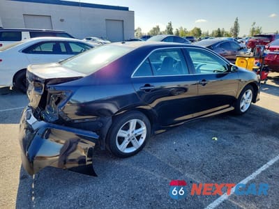 Trzecie zdjęcie samochodu z tyłu: 2014 TOYOTA CAMRY SE VIN:4T1BF1FK5EU747286 - miniatura