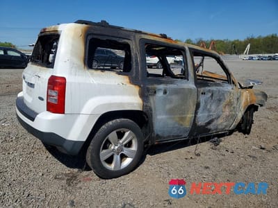 Trzecie zdjęcie samochodu z tyłu: 2012 JEEP PATRIOT LATITUDE VIN:1C4NJRFB0CD538081 - miniatura