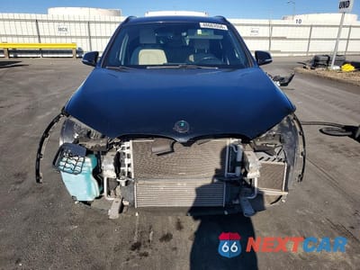 Piąte zdjęcie samochodu w środku: 2017 BMW X1 XDRIVE28I VIN:WBXHT3C39H5F73579 - miniatura