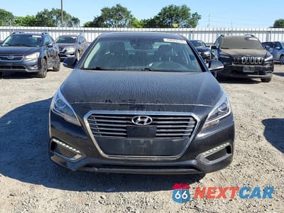 Piąte zdjęcie samochodu w środku: 2017 HYUNDAI SONATA PLUG-IN HYBRID LIMITED VIN:KMHE54L28HA059777 - miniatura