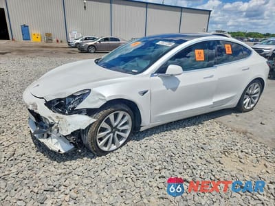 2020 TESLA MODEL 3 5YJ3E1EA4LF717674 - główne zdjęcie licytacji z USA - miniatura
