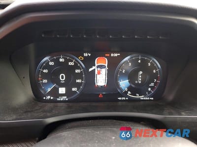 Zdjęcie 9 z 13 samochodu: 2016 VOLVO XC90 T6 VIN:YV4A22PM7G1081471 - miniatura