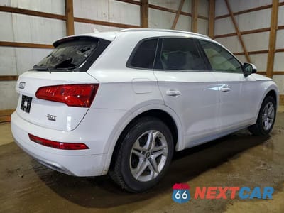 Trzecie zdjęcie samochodu z tyłu: 2018 AUDI Q5 PREMIUM VIN:WA1ANAFY5J2004652 - miniatura