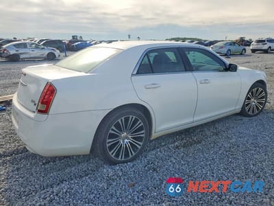 Trzecie zdjęcie samochodu z tyłu: 2013 CHRYSLER 300 S VIN:2C3CCABG1DH643855 - miniatura