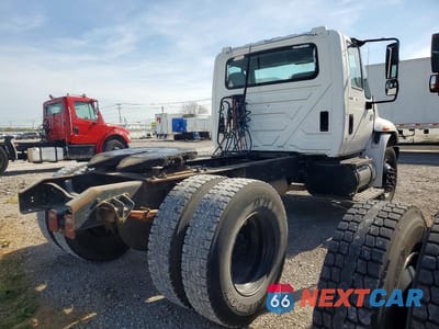 Czwarte zdjęcie samochodu z boku: 2003 INTERNATIONAL 4300 SEMI TRUCK VIN:1HSMMAAN33H594408 - miniatura