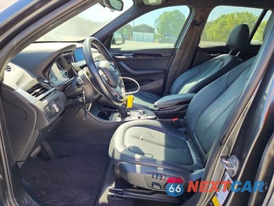 Zdjęcie 7 z 12 samochodu: 2017 BMW X1 XDRIVE28I VIN:WBXHT3C38H5F85903 - miniatura