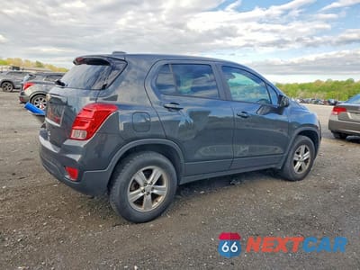 Trzecie zdjęcie samochodu z tyłu: 2019 CHEVROLET TRAX LS VIN:3GNCJNSB0KL259834 - miniatura